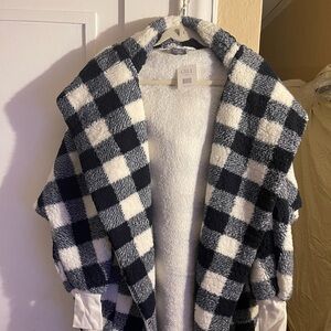 Gilli Black and White Checkered Plush Hoodie